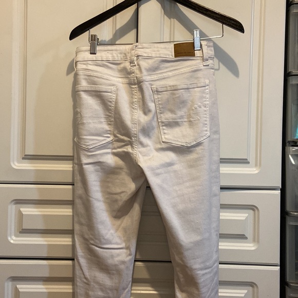 American Eagle white super high rise jeggings. - Picture 7 of 7